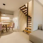 アパート Nest