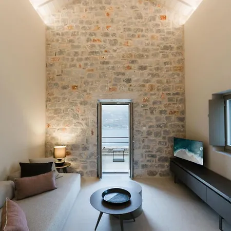 Apartment Nest Limeni