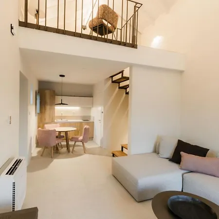 Nest Apartment