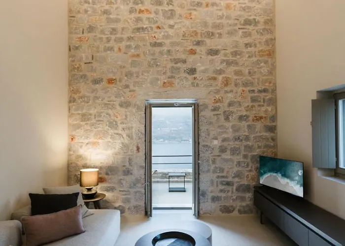 Apartment Nest Limeni