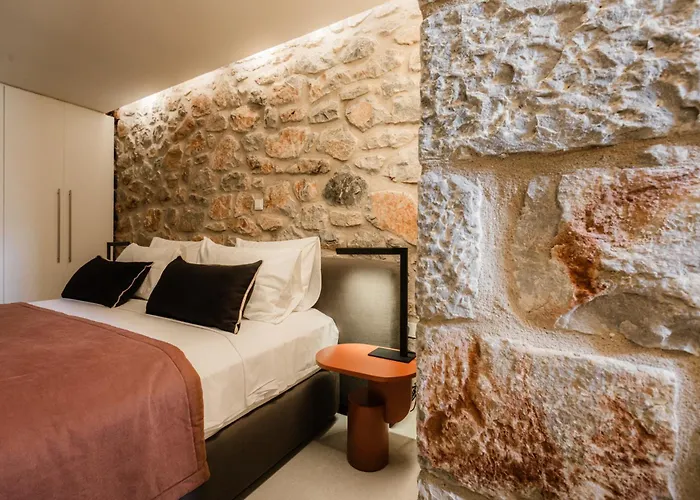 Nest Apartment *