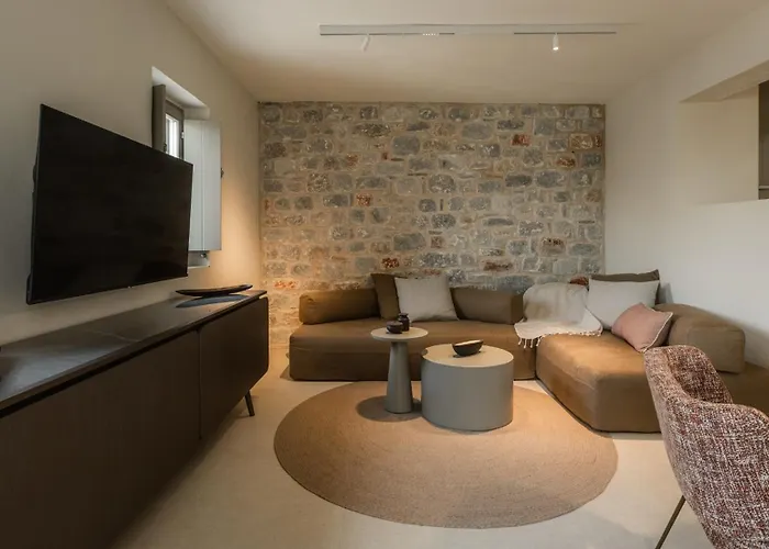 Nest Apartment *